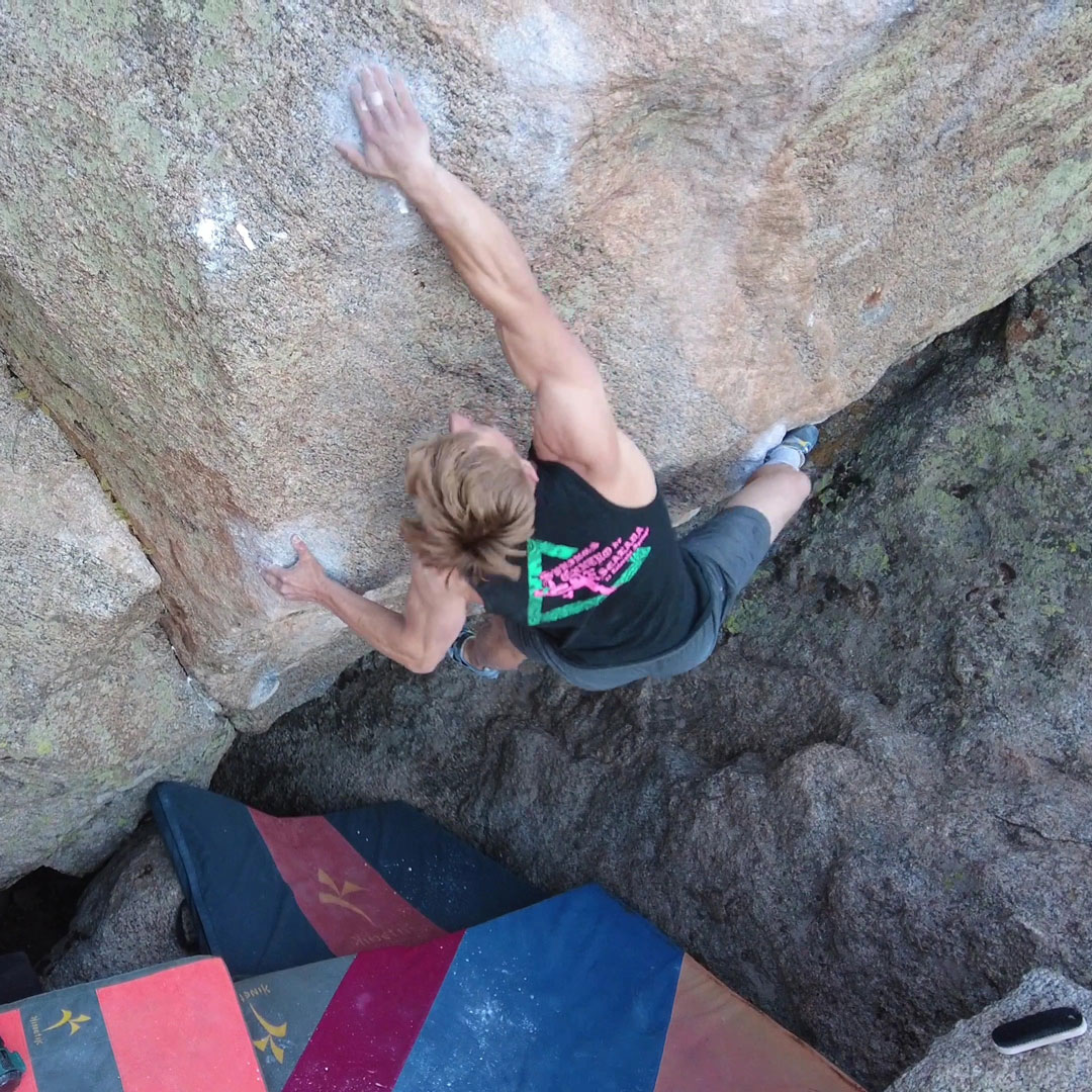 Nic Rummel bouldering at Lincoln Lake